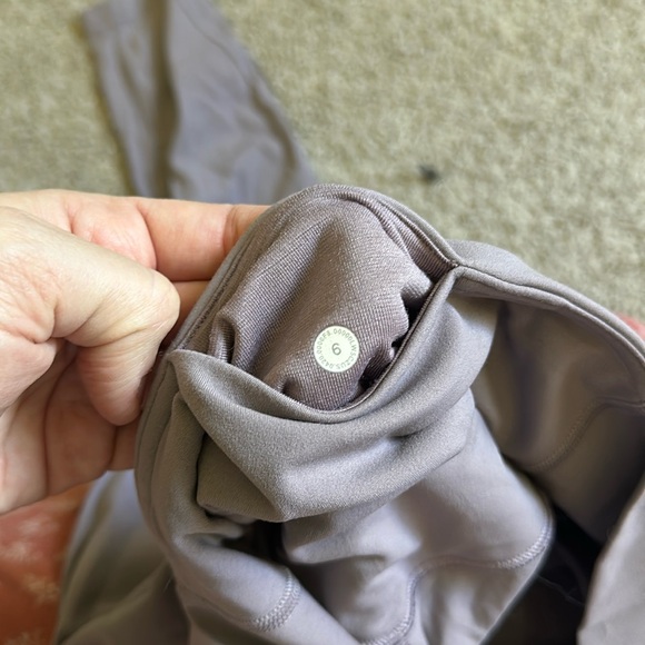 LULULEMON LEGGINGS - Picture 4 of 5